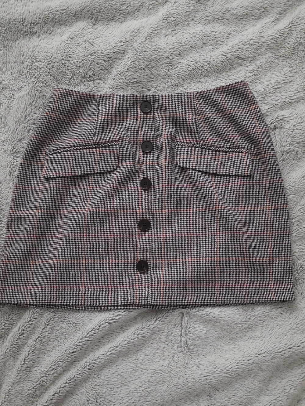 Forever 21 Button-Front Plaid Mini Skirt in Grey and Pink